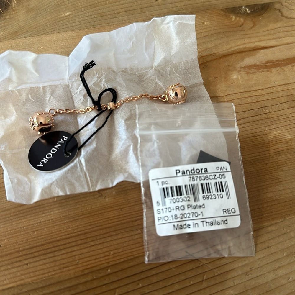 Pandora Rose Embossed Hearts Safety Chain Clip with Clear Zirconia - retired NWT - Picture 3 of 6